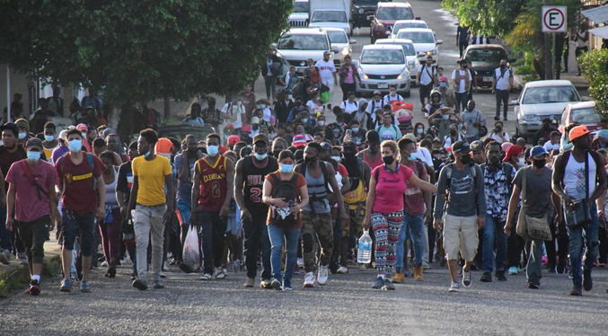 Disuelven caravana de migrantes en el sur de México