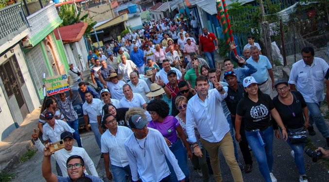 Visita de Carlos Prosperi en Trujillo terminó en trifulca entre adecos y chavistas (Video)