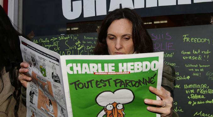 Irán advierte a Charlie Hebdo: “Mira lo que le pasó a Salman Rushdie”