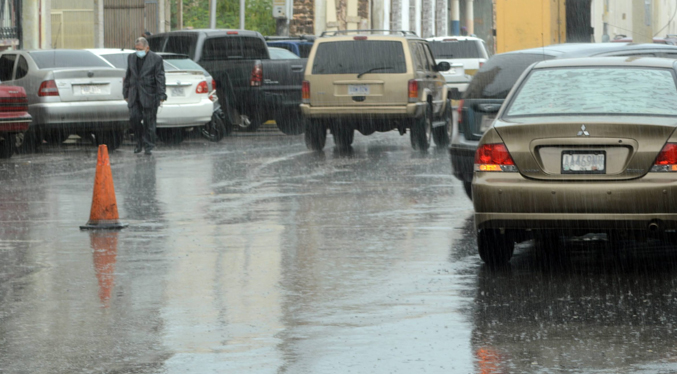 Inameh: En al menos ocho regiones del país se prevén lluvias y chubascos