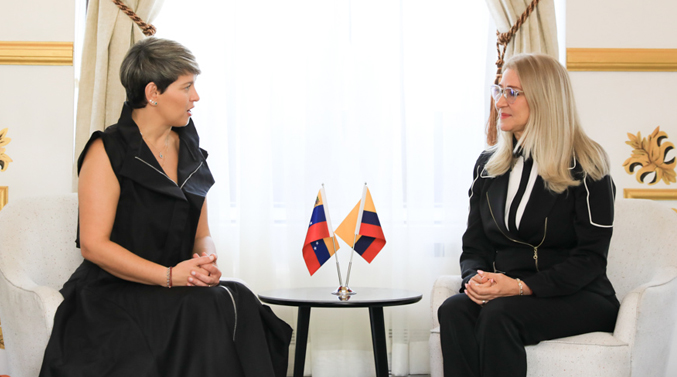 Cilia Flores recibe en Miraflores a la primera Dama de Colombia