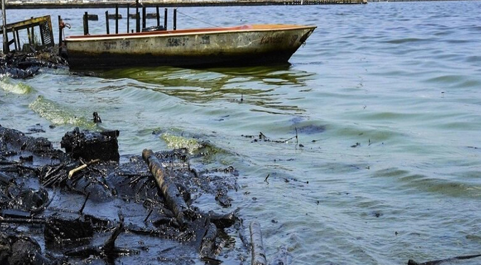 Reuters: Falta de dragado del lago de Maracaibo complica exportación de crudo a Chevron