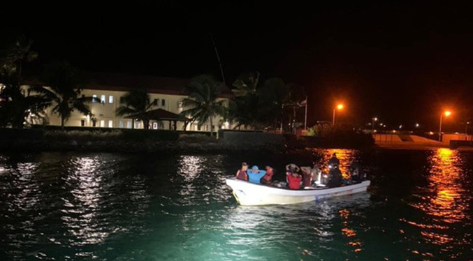 Detienen a siete venezolanos que intentaba ingresar a la isla de Aruba