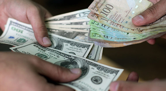El bolívar arranca el 2023 con una devaluación de 73 % frente al dólar
