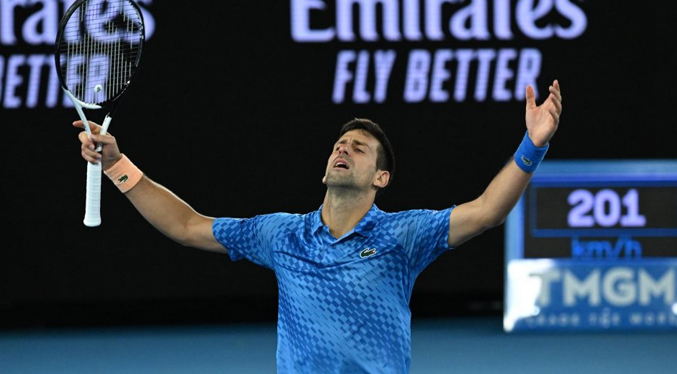 Djokovic gana a Dimitrov y avanza a los octavos de final del Abierto de Australia
