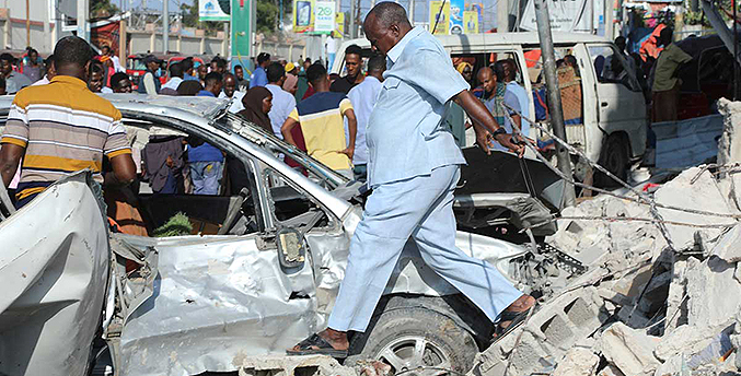 Doble atentado de islamistas radicales deja 19 muertos en Somalia