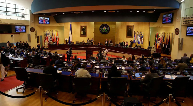 Congreso de El Salvador amplía por décima vez el régimen de excepción