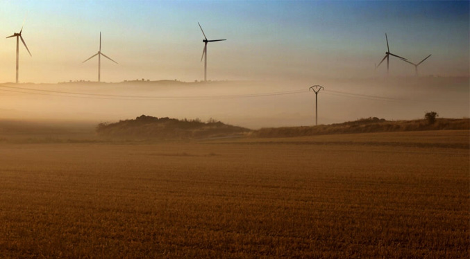 Por primera vez en la UE, la energía eólica y la solar superaron al gas en 2022