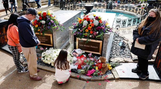 Lisa Marie Presley recibe el último homenaje público en Graceland