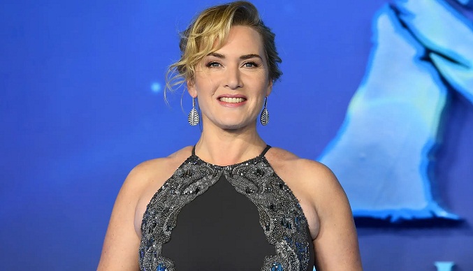 Kate Winslet ayuda a periodista infantil en su primera entrevista (Video)