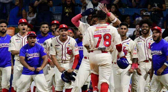 Leones del Caracas disputará con los Tiburones de La Guaira la final de la Liga Venezolana de Béisbol