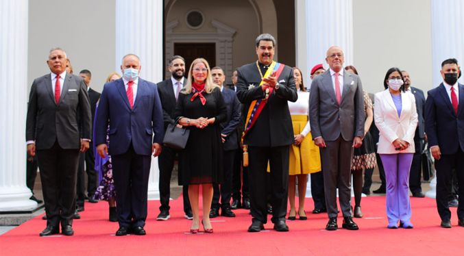 Maduro: Estoy ante el poder legítimo de Venezuela duélale a quien le duela