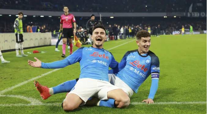 Napoli humilla 5-1 a Juventus y le rompe 8 victorias al hilo