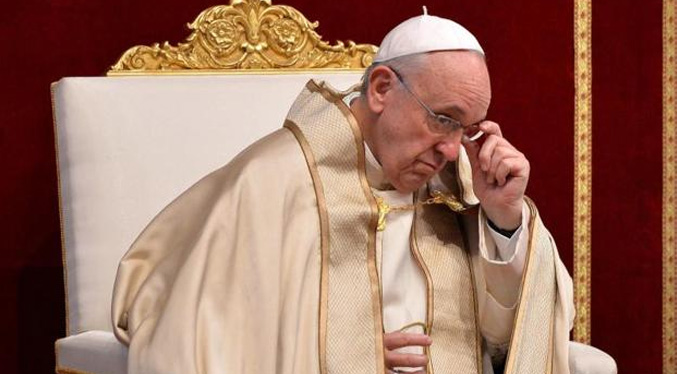 Denuncian “plan secreto” para desterrar al Papa