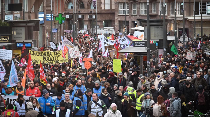 Francia vive la segunda protesta masiva contra la reforma de las pensiones