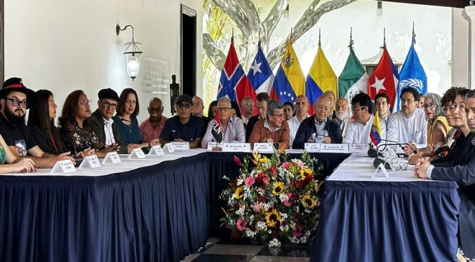 Culmina la reunión extraordinaria entre Gobierno de Petro con el ELN en Caracas
