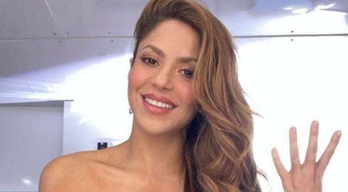 Shakira saca parte de la ropa que le quedaba a Piqué para la calle