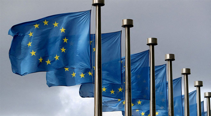 UE aprueba paquete de 500 millones de euros para proveer armas a Ucrania