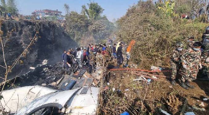 Accidente aéreo deja 68 muertos en Nepal