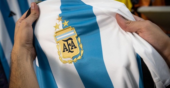 Argentina estrenará su camiseta con tres estrellas en el Sudamericano Sub’20
