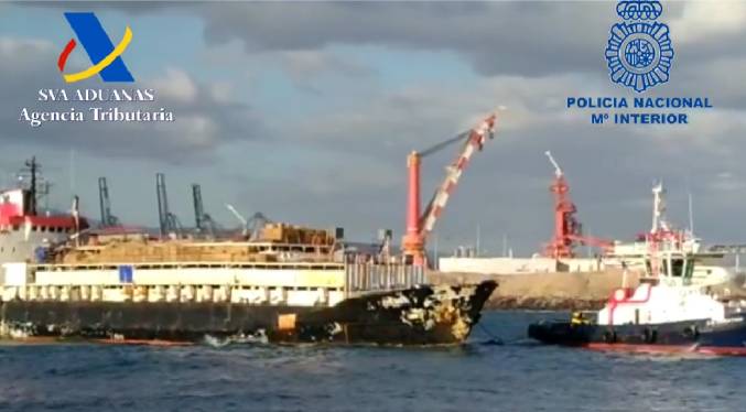 La policía española incauta 4,5 toneladas de cocaína en un barco proveniente de América Latina (Video)