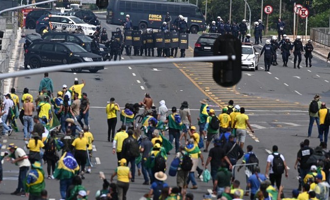 HRW pide investigar a fondo la ofensiva antidemocrática en Brasil
