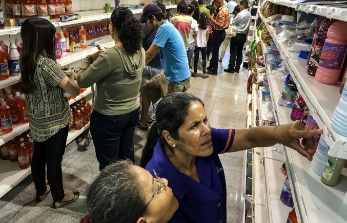 Venezolanos necesitan casi 64 salarios mínimos para costear la canasta básica