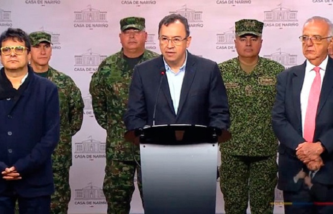Colombia suspende decreto de cese bilateral con el ELN y pide una tregua
