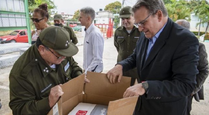 Embajada de Estados Unidos dona equipos al Cuerpo de Bomberos de Cuba