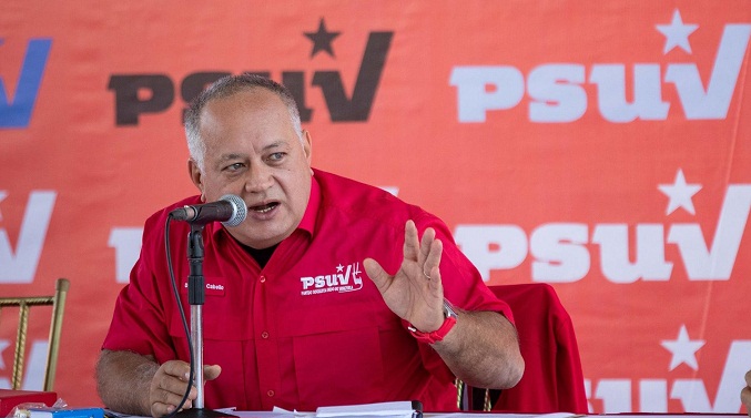 Cabello reitera que situación salarial es culpa de las sanciones