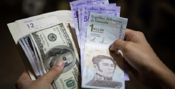 El precio del dólar oficial sigue al alza y llega a los 19 bolívares