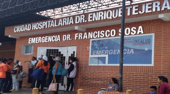 Mujer apuñala a su pareja y lo llevó a la CHET