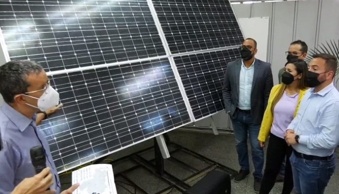 Prometen instalar dos mil vatios de energía solar en los próximos tres años