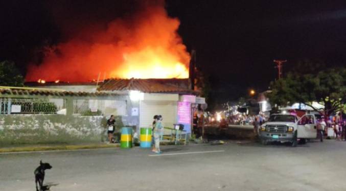Voraz incendio consume cauchera y deja un lesionado en Táchira