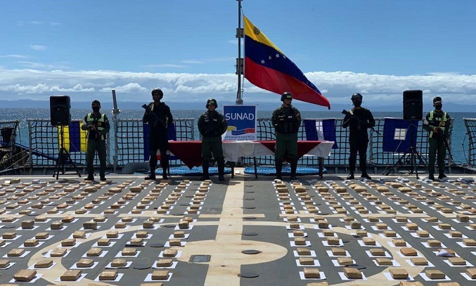 Interceptan embarcación con 324 kilos de marihuana