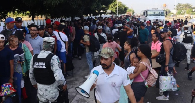 Empresarios de la frontera sur de México piden orden ante la llegada de más migrantes