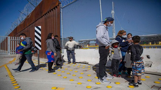 Aumentan las muertes de migrantes en la frontera por calor extremo en Texas