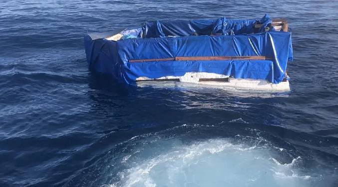 Fallecen cinco balseros cubanos en naufragio mientras que 12 están desaparecidos