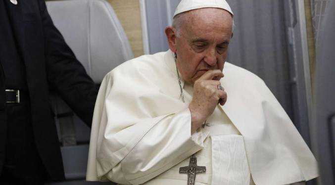 Papa aclara comentarios sobre homosexualidad, pecado en nota