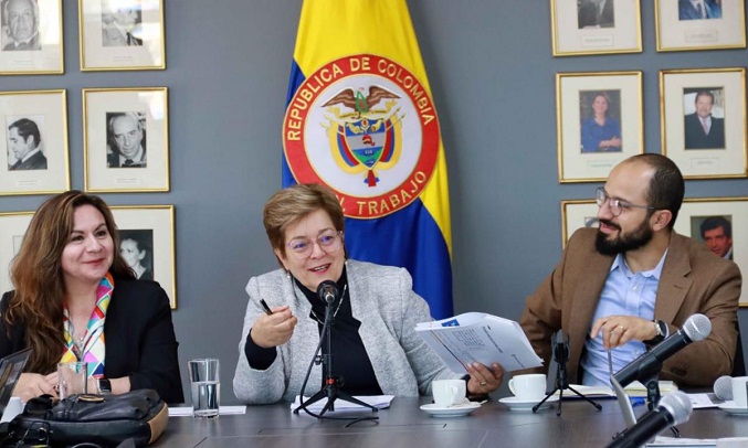 Gobierno propone regular plataformas digitales en Colombia