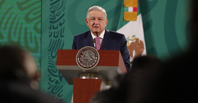 López Obrador minimiza la multitudinaria protesta contra su reforma electoral