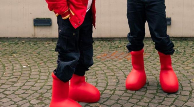 Astro Boy:las famosas botas rojas que lanzo Mschf