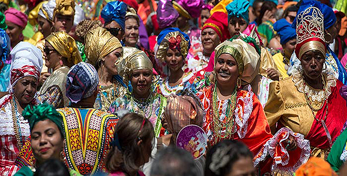 Con ritmo y folklore El Callao da la bienvenida a los carnavales