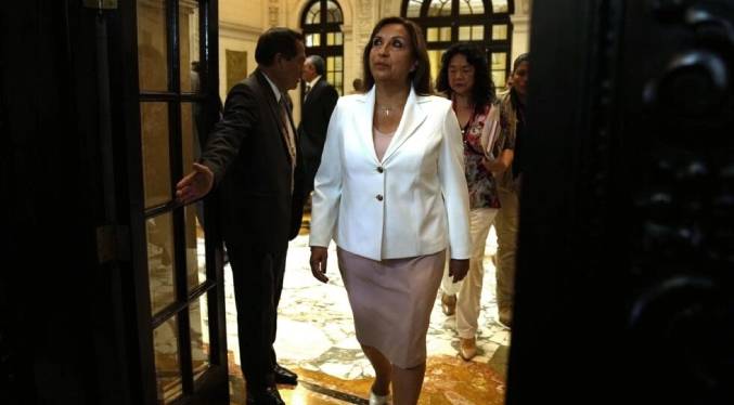 Boluarte anuncia el ‘retiro definitivo’ del embajador peruano en México