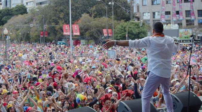 Manny Manuel celebra su regreso a los carnavales de Islas Canarias
