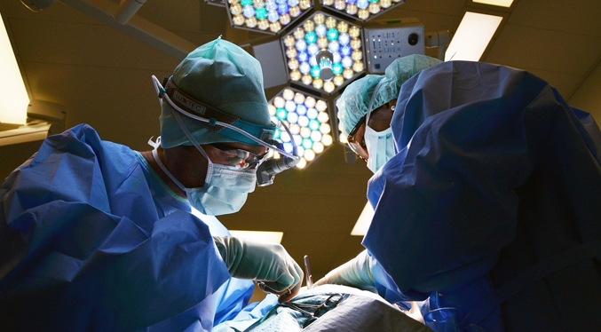 Fiscalía rumana investiga una red de médicos que extraía implantes cardíacos de fallecidos