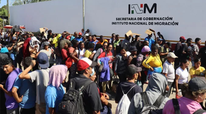 Política migratoria de EEUU mantiene en vilo a migrantes venezolanos varados en México