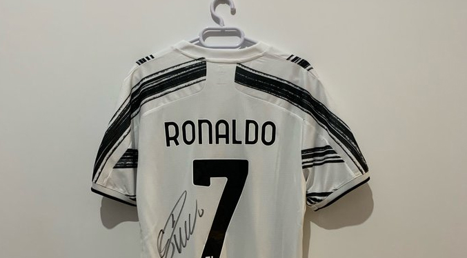 Ronaldo subastará camisetas firmadas de la Juventus para las víctimas del los terremotos