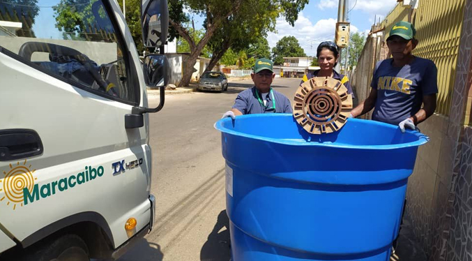 Alcaldía en alianza con el sector privado beneficia con tanques de agua a familias marabinas