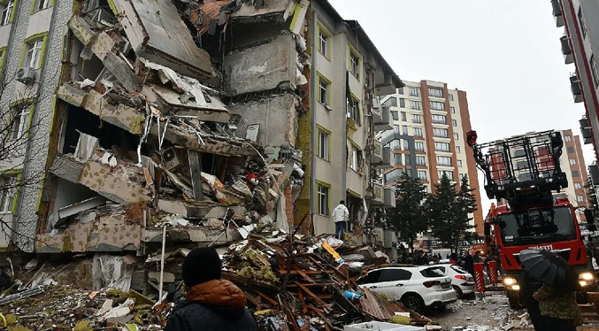 Contabilizan más de 35 mil muertos en Turquía por el terremoto